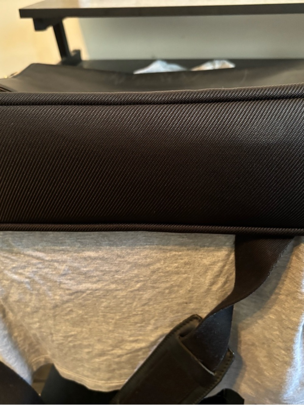 Burberry Black Nylon & Leather Messenger Bag Iconic Check Detail Very Good Cond - Picture 8 of 10